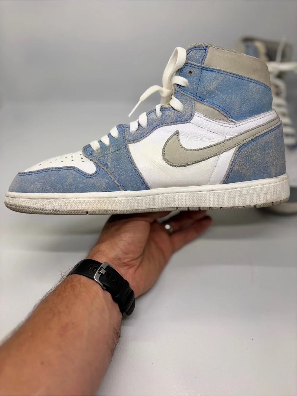 Nike Air Jordan 1 Retro High OG Hyper Royal 555088-402 Men’s Size 10.5